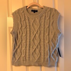 Cozy Cable Knit Sleeveless Sweater - Gray